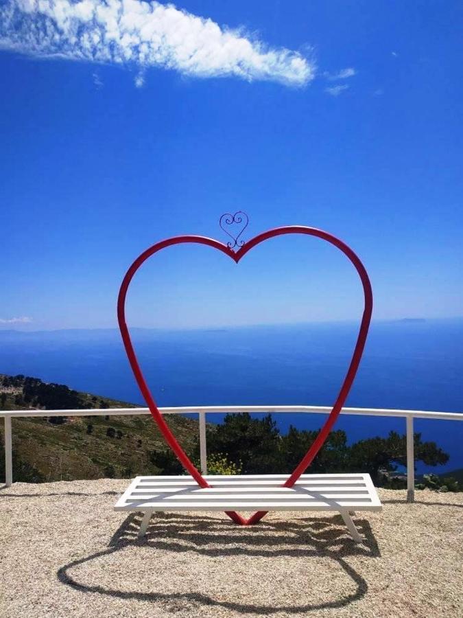 Royal King And Queen Apartment For Luxury Life Sarandë Eksteriør bilde