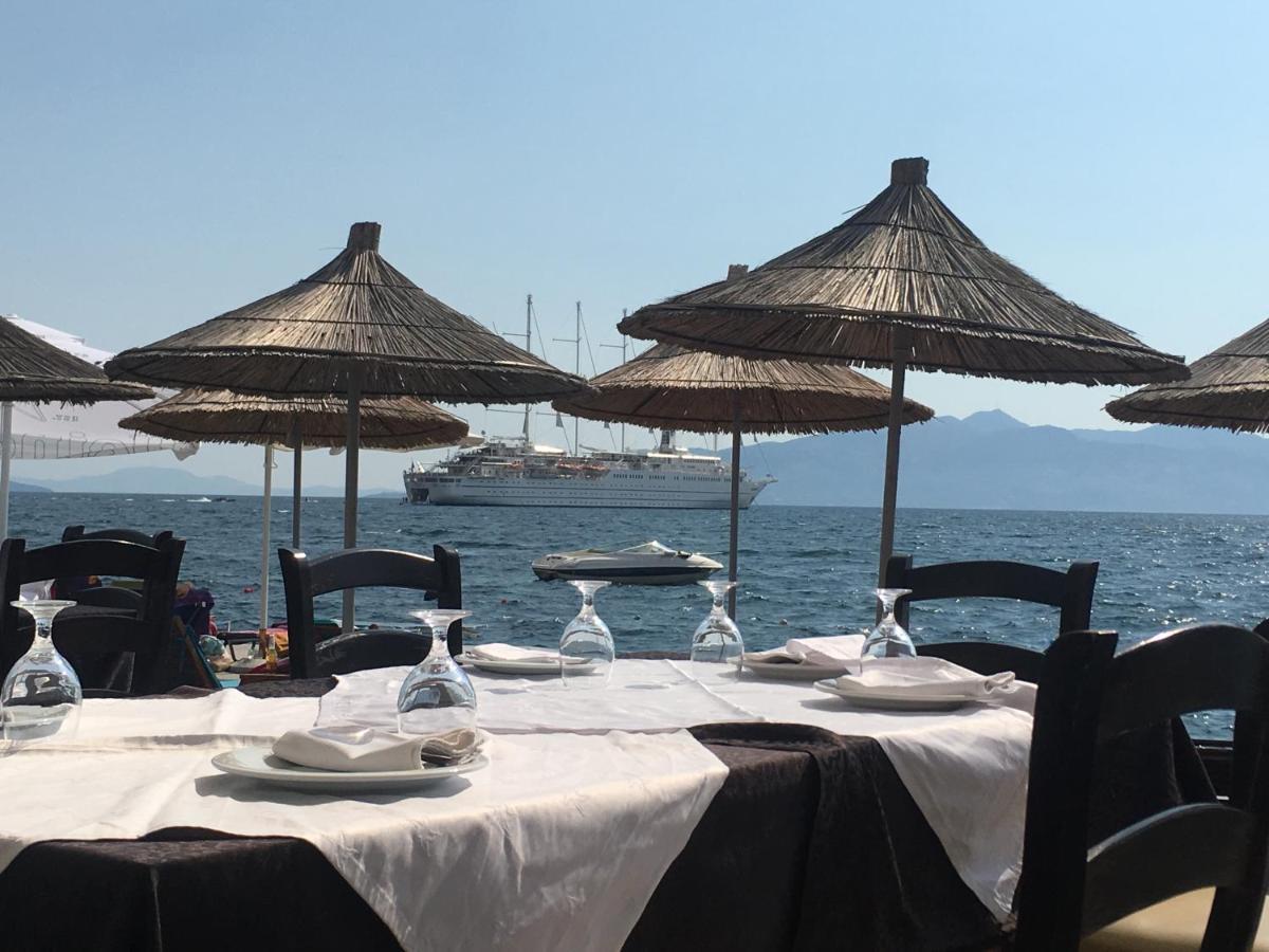 Royal King And Queen Apartment For Luxury Life Sarandë Eksteriør bilde