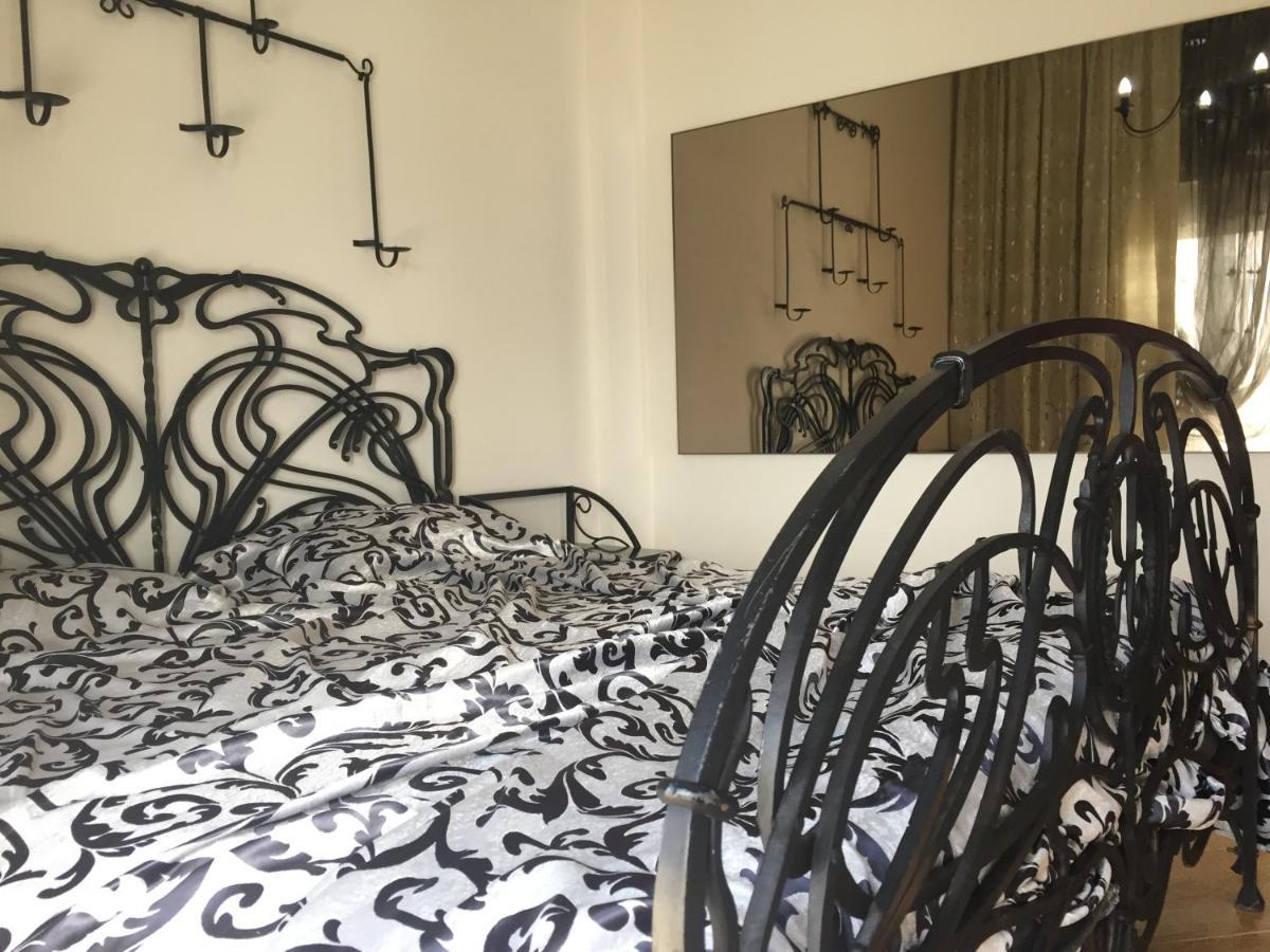 Royal King And Queen Apartment For Luxury Life Sarandë Eksteriør bilde