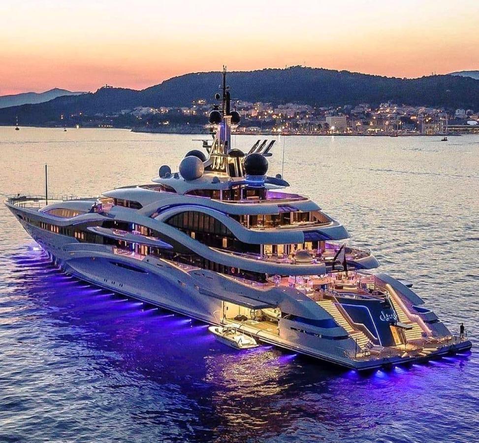 Royal King And Queen Apartment For Luxury Life Sarandë Eksteriør bilde