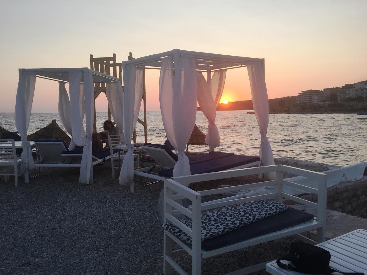 Royal King And Queen Apartment For Luxury Life Sarandë Eksteriør bilde