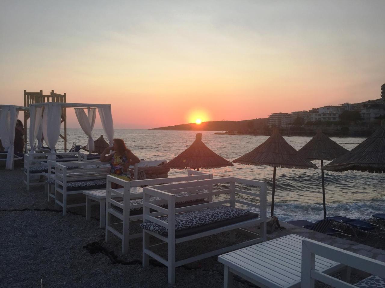 Royal King And Queen Apartment For Luxury Life Sarandë Eksteriør bilde